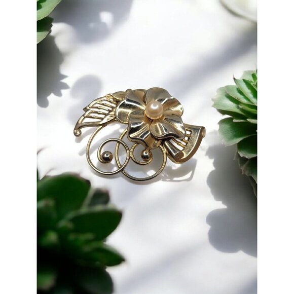 Vintage 1/20 12K Gold filled Faux Pearl Floral Scroll Brooch / Pin / Pendant - Picture 5 of 11